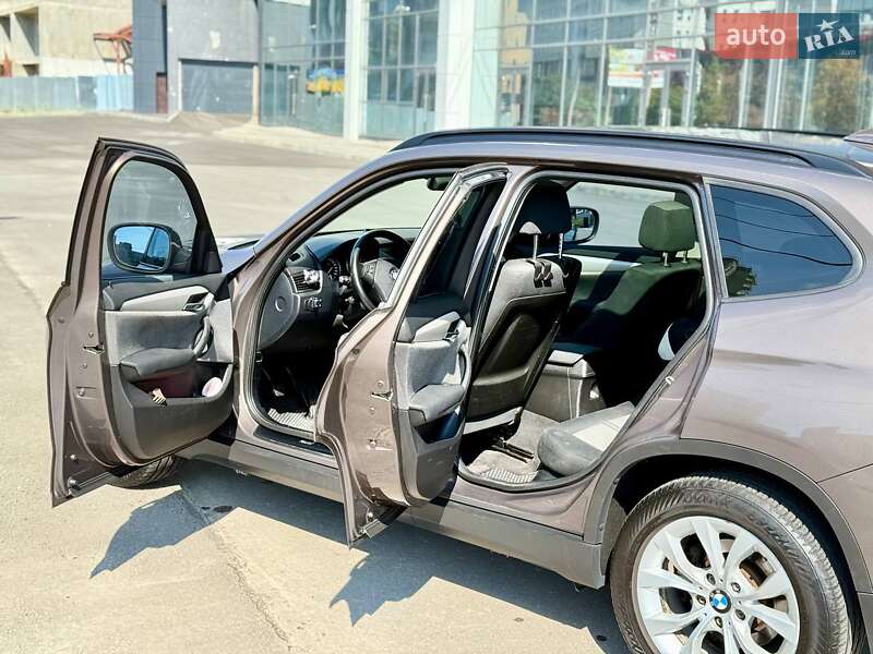 Внедорожник / Кроссовер BMW X1 2011 в Харькове