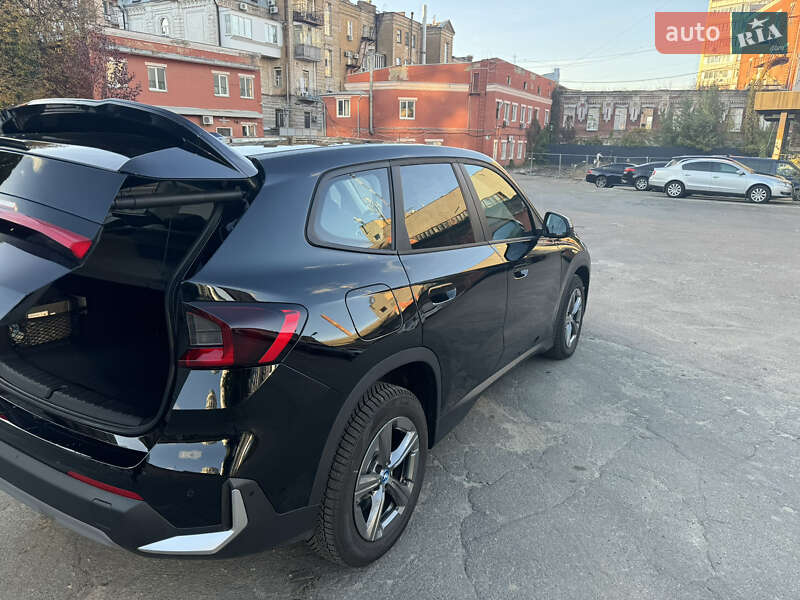 Внедорожник / Кроссовер BMW X1 2023 в Киеве