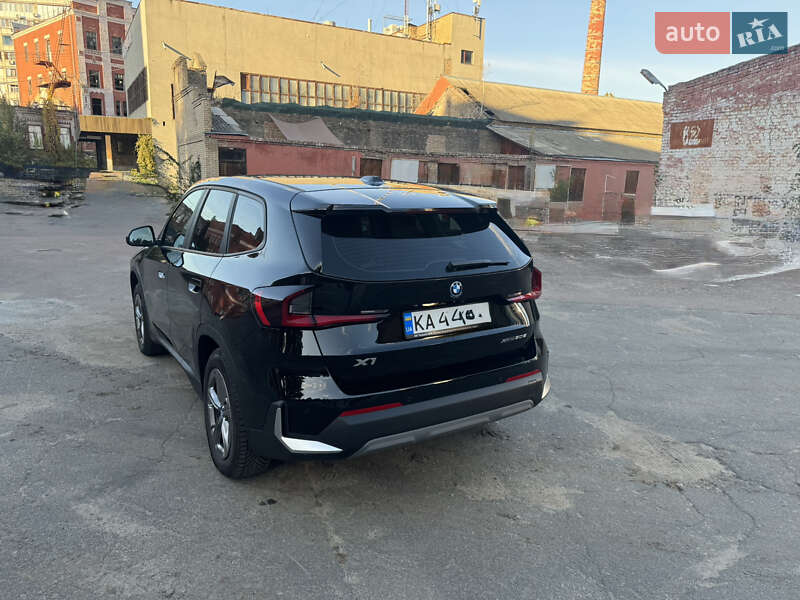 Внедорожник / Кроссовер BMW X1 2023 в Киеве