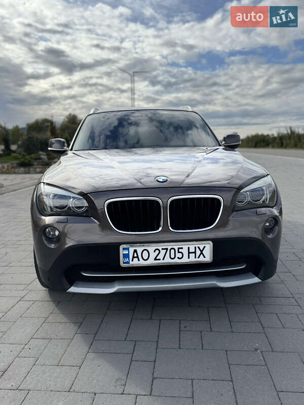 Позашляховик / Кросовер BMW X1 2011 в Хусті