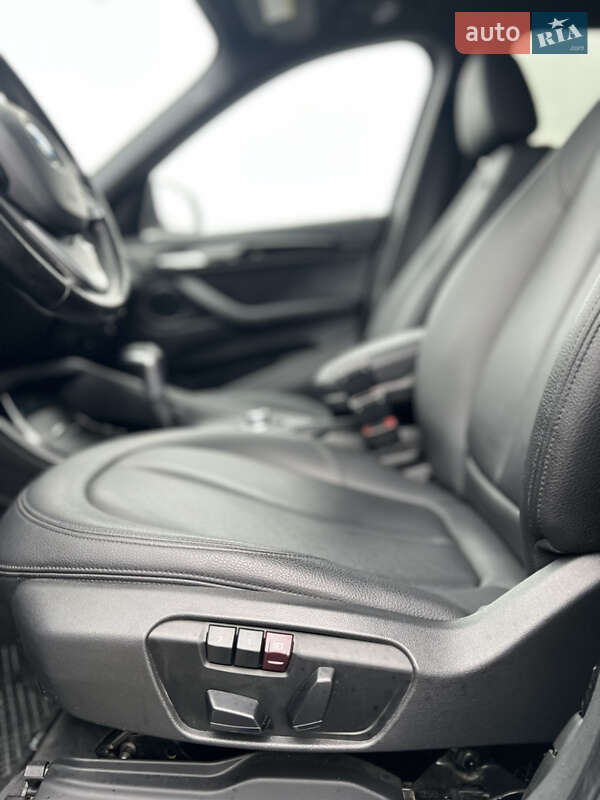 Внедорожник / Кроссовер BMW X1 2016 в Киеве