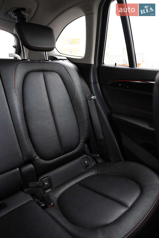 Внедорожник / Кроссовер BMW X1 2016 в Виннице