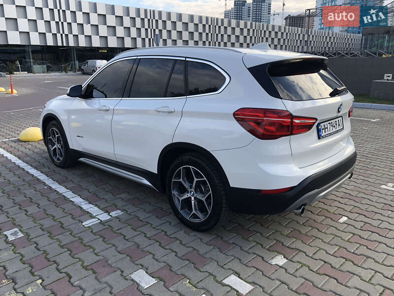 Внедорожник / Кроссовер BMW X1 2016 в Одессе