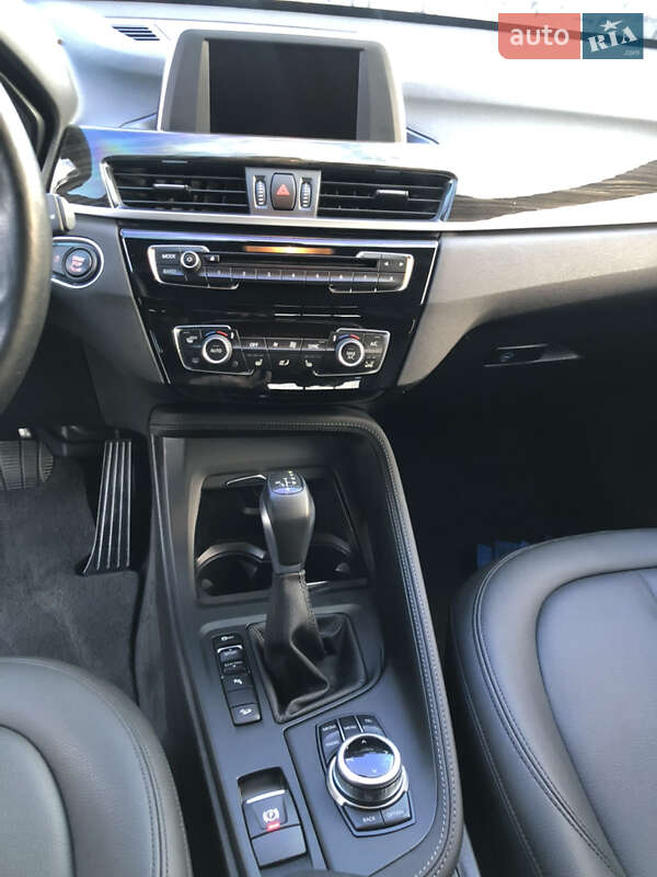 Внедорожник / Кроссовер BMW X1 2016 в Одессе