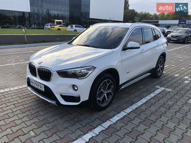 Внедорожник / Кроссовер BMW X1 2016 в Одессе