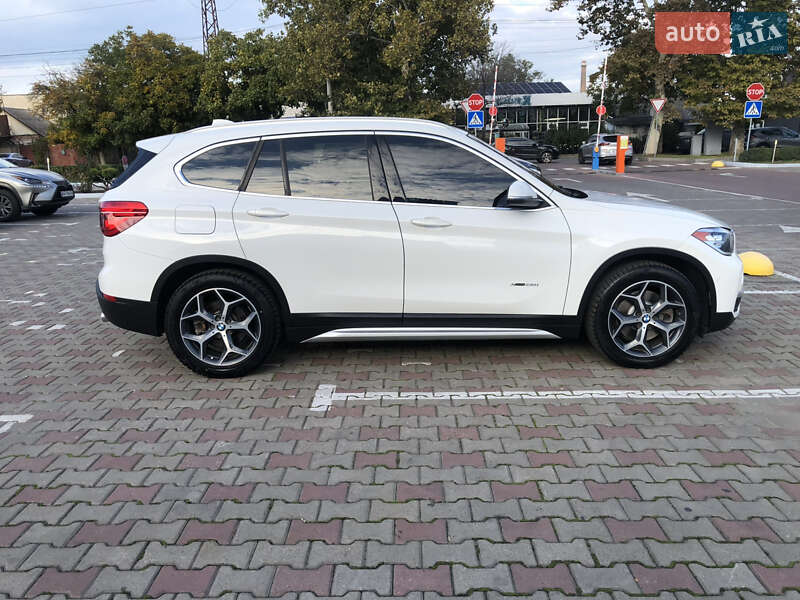 Внедорожник / Кроссовер BMW X1 2016 в Одессе