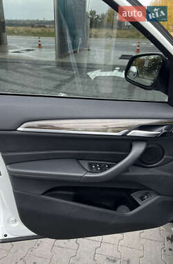 Внедорожник / Кроссовер BMW X1 2016 в 