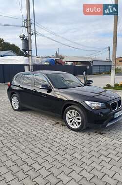 Внедорожник / Кроссовер BMW X1 2013 в 
