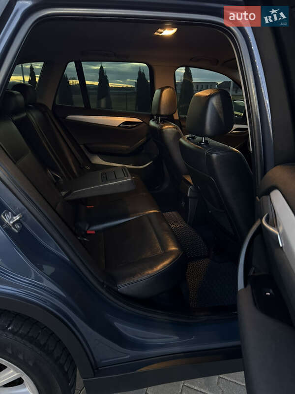 Внедорожник / Кроссовер BMW X1 2011 в Черновцах