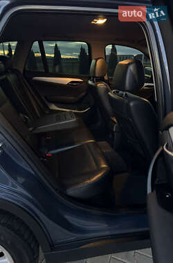 Позашляховик / Кросовер BMW X1 2011 в  фото 38 Позашляховик / Кросовер BMW X1 2011 в