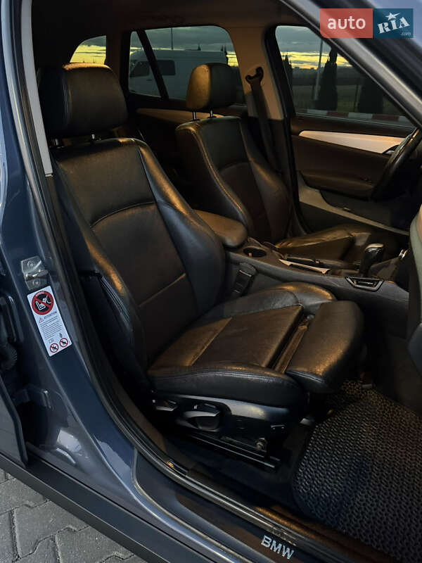 Внедорожник / Кроссовер BMW X1 2011 в Черновцах