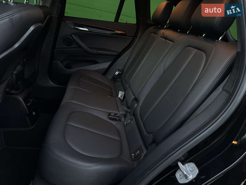 Внедорожник / Кроссовер BMW X1 2016 в Киеве