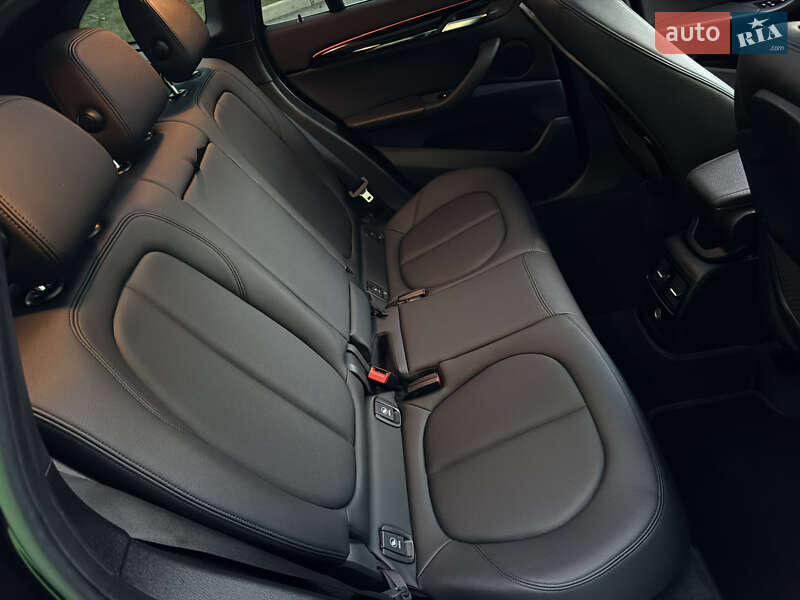 Внедорожник / Кроссовер BMW X1 2016 в Киеве