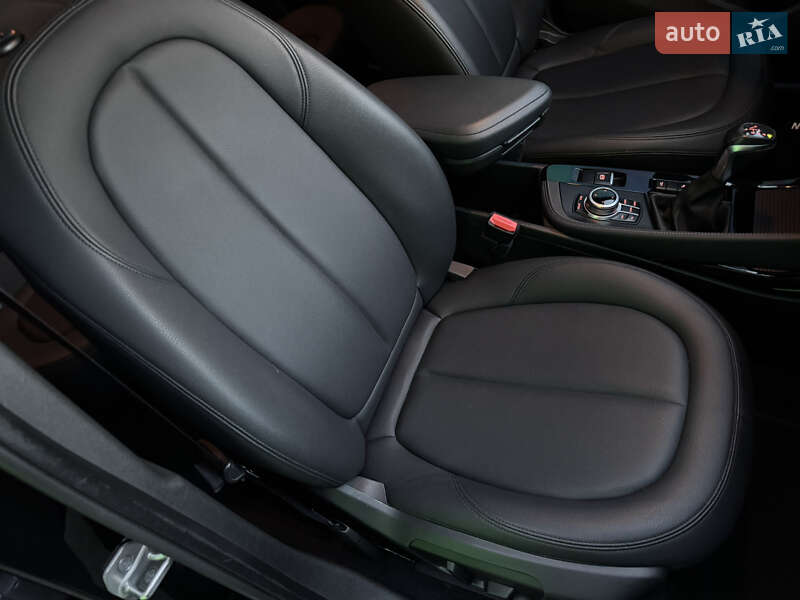 Внедорожник / Кроссовер BMW X1 2016 в Киеве