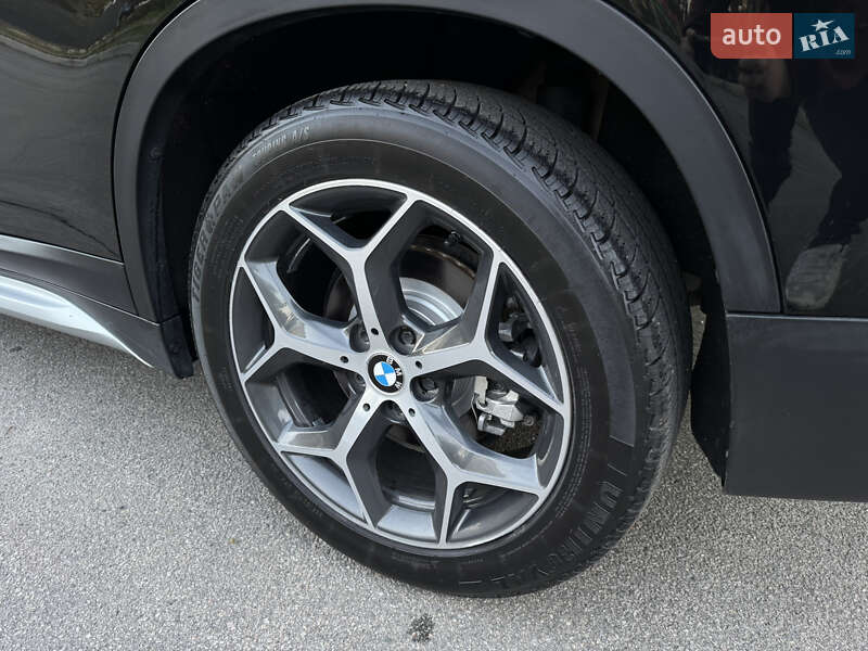 Внедорожник / Кроссовер BMW X1 2016 в Киеве