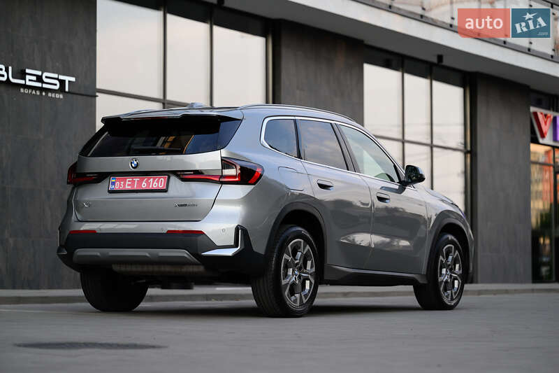 Внедорожник / Кроссовер BMW X1 2023 в Ужгороде