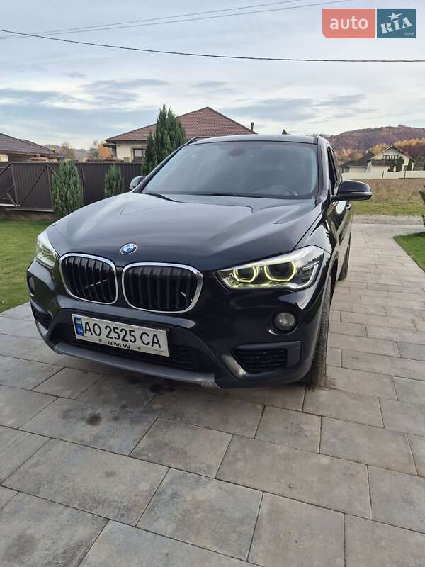 Позашляховик / Кросовер BMW X1 2016 в Тячеві