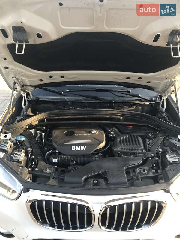 Внедорожник / Кроссовер BMW X1 2017 в Киеве