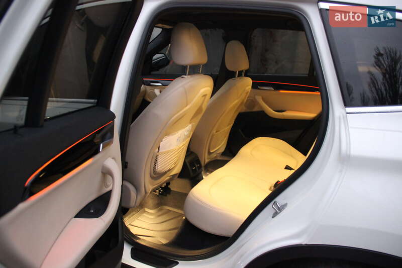 Внедорожник / Кроссовер BMW X1 2017 в Киеве