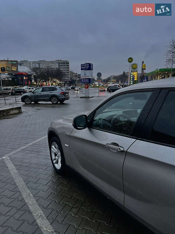 Позашляховик / Кросовер BMW X1 2011 в Чернівцях