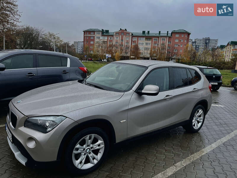 Позашляховик / Кросовер BMW X1 2011 в Чернівцях