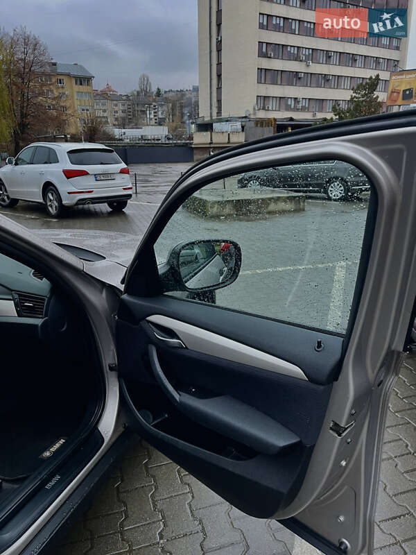 Позашляховик / Кросовер BMW X1 2011 в Чернівцях