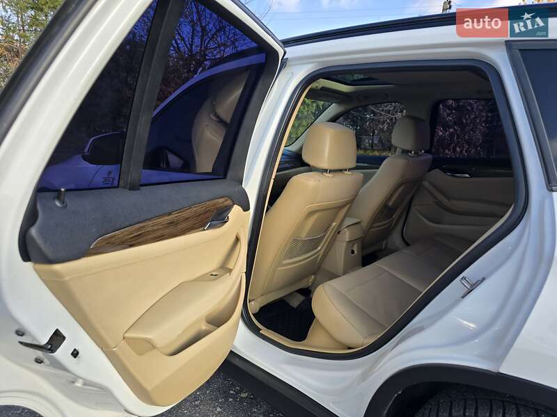 Позашляховик / Кросовер BMW X1 2012 в Хмельницькому