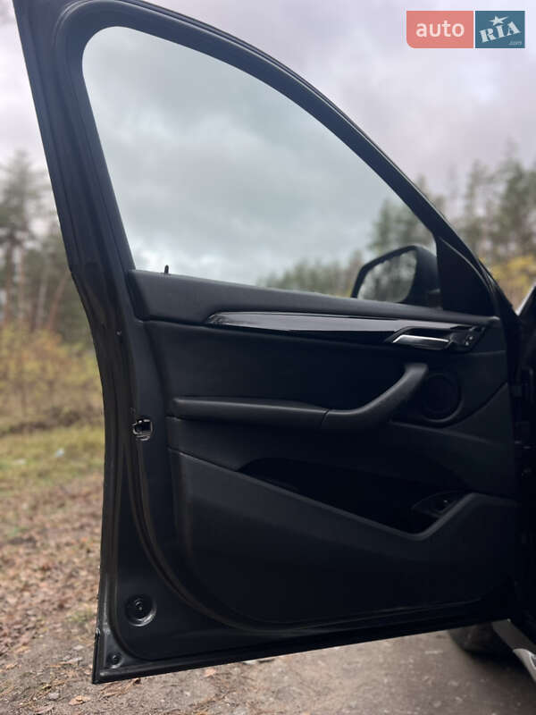 Внедорожник / Кроссовер BMW X1 2016 в Киеве