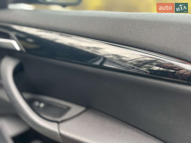 Внедорожник / Кроссовер BMW X1 2016 в Киеве