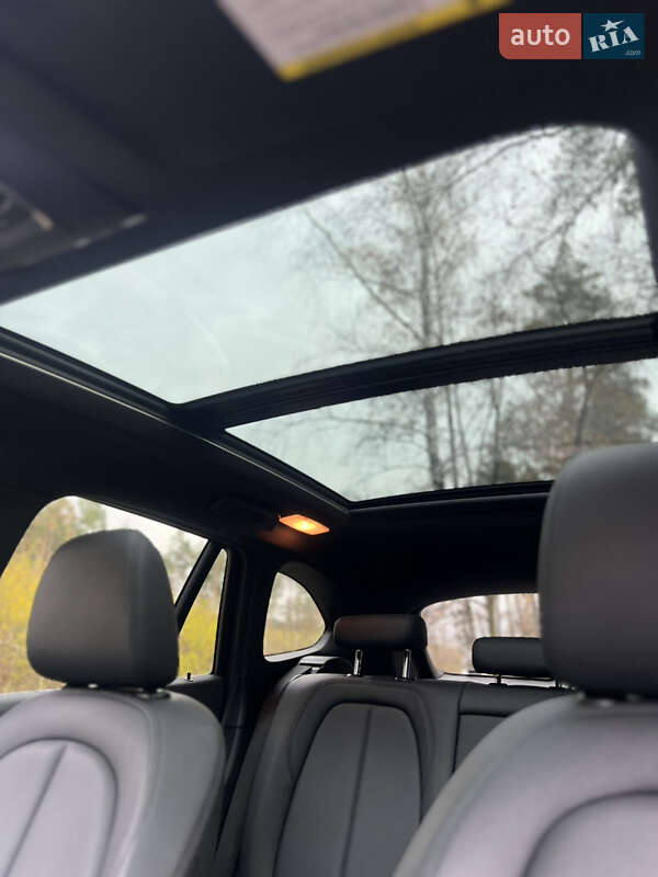 Внедорожник / Кроссовер BMW X1 2016 в Киеве