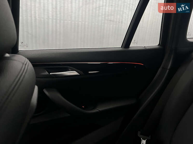 Внедорожник / Кроссовер BMW X1 2016 в Киеве