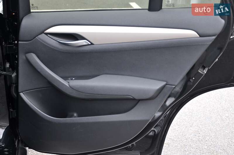 Внедорожник / Кроссовер BMW X1 2013 в Киеве