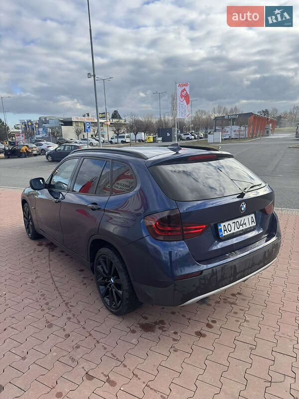 Внедорожник / Кроссовер BMW X1 2011 в Хусте