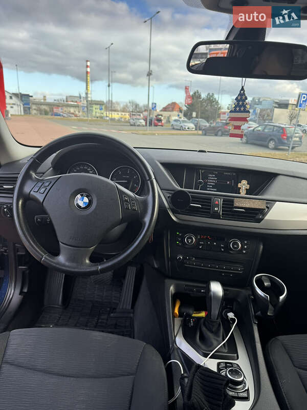 Внедорожник / Кроссовер BMW X1 2011 в Хусте