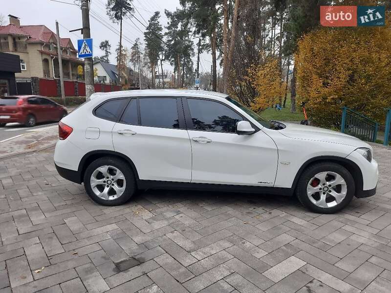 Внедорожник / Кроссовер BMW X1 2010 в Киеве