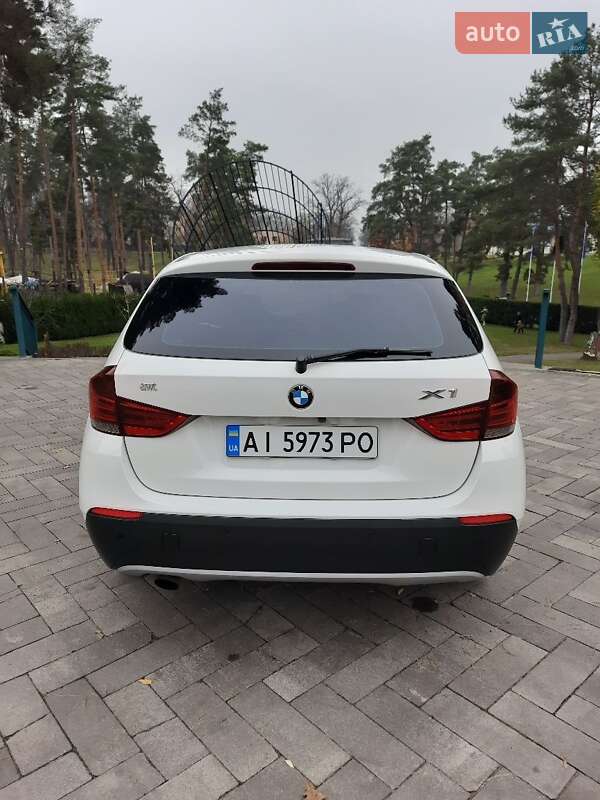 Внедорожник / Кроссовер BMW X1 2010 в Киеве