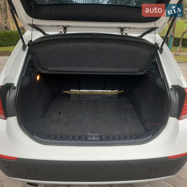 Внедорожник / Кроссовер BMW X1 2010 в Киеве