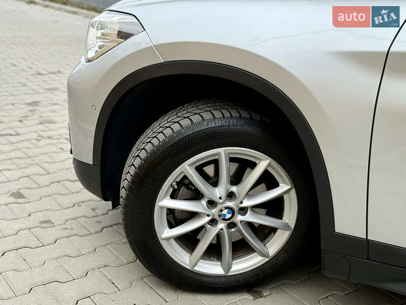 Внедорожник / Кроссовер BMW X1 2018 в Ужгороде