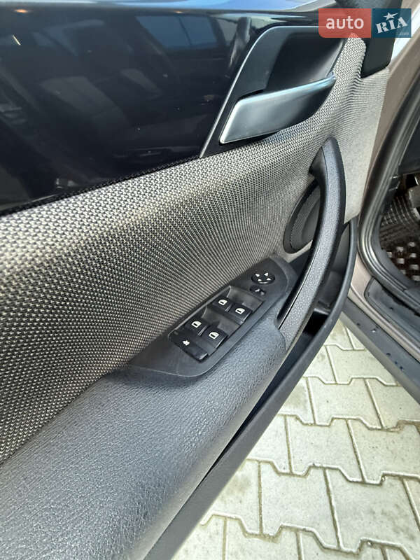 Внедорожник / Кроссовер BMW X1 2011 в Львове