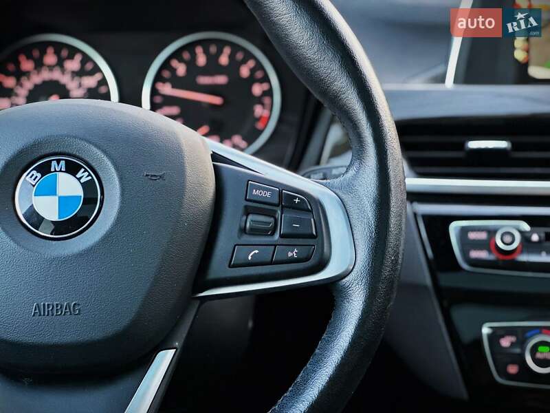 Внедорожник / Кроссовер BMW X1 2016 в Киеве