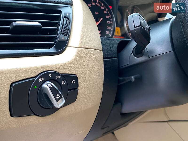 Внедорожник / Кроссовер BMW X1 2015 в Львове