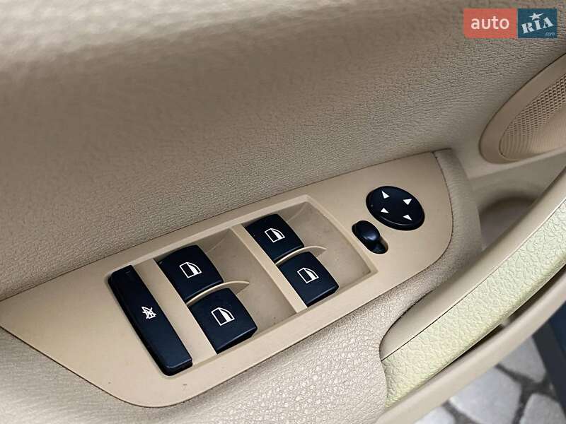 Внедорожник / Кроссовер BMW X1 2015 в Львове