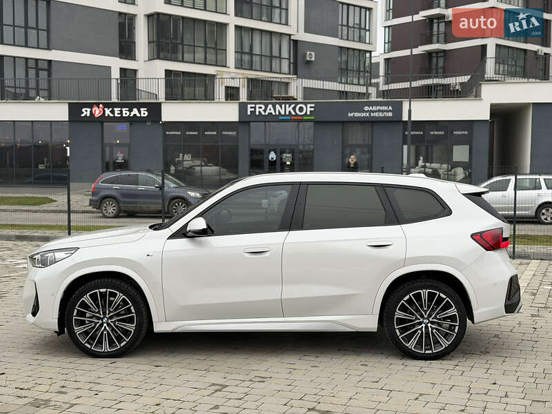 Внедорожник / Кроссовер BMW X1 2024 в Львове