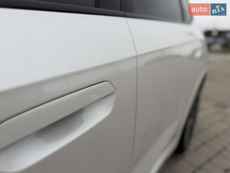 Внедорожник / Кроссовер BMW X1 2024 в Львове