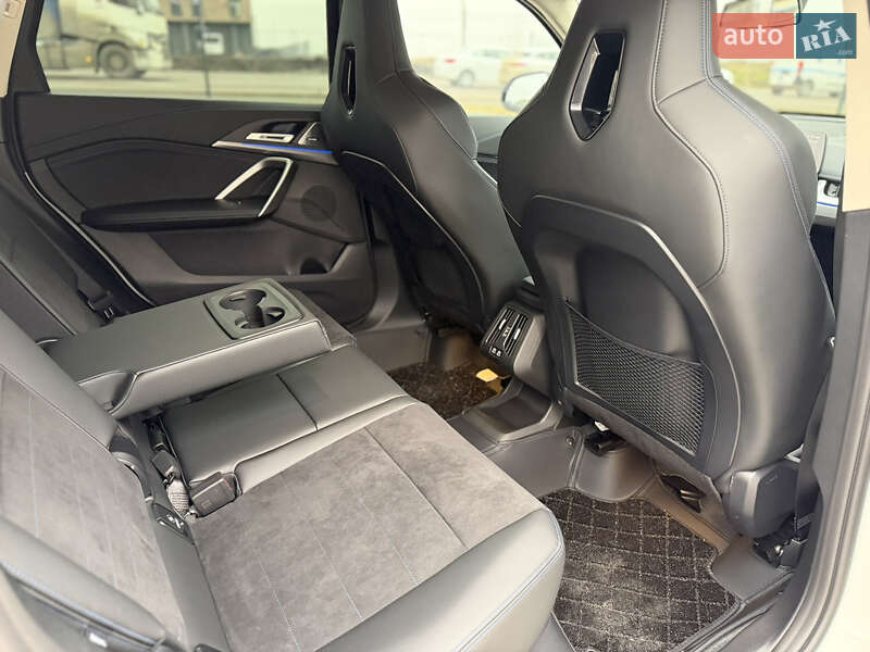 Внедорожник / Кроссовер BMW X1 2024 в Львове