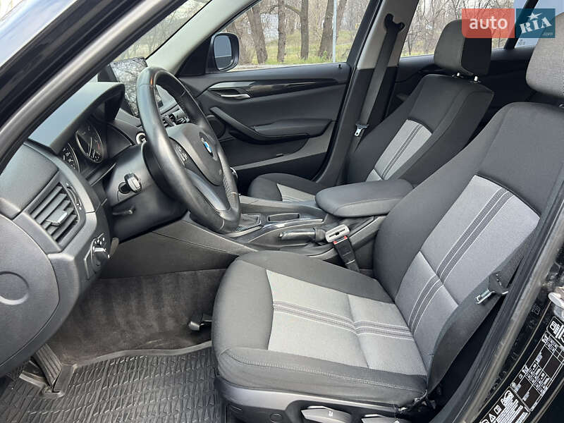 Внедорожник / Кроссовер BMW X1 2011 в Хмельницком