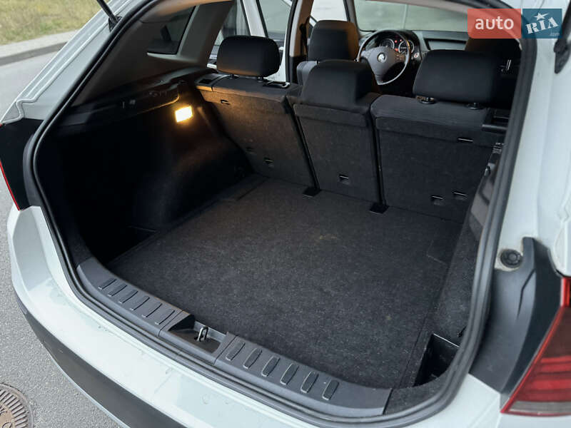 Внедорожник / Кроссовер BMW X1 2010 в Киеве