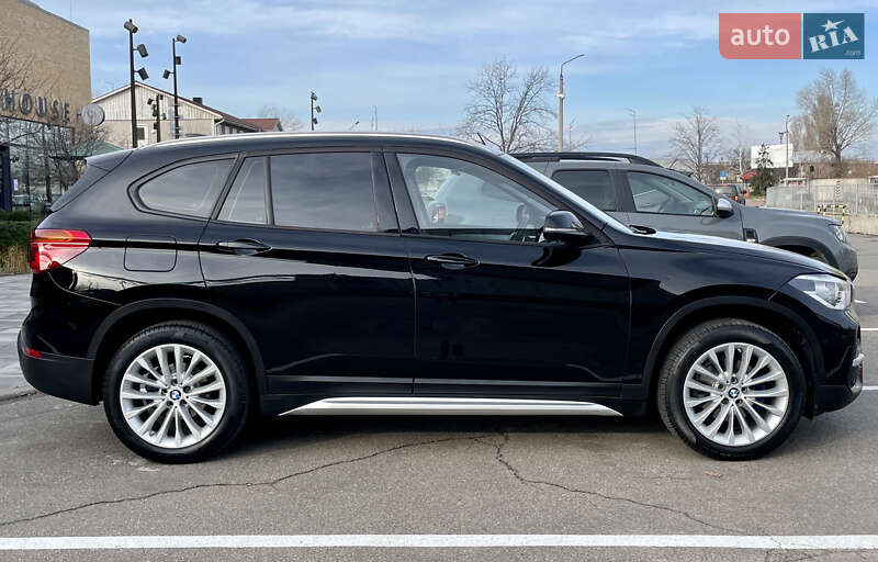 Внедорожник / Кроссовер BMW X1 2017 в Киеве