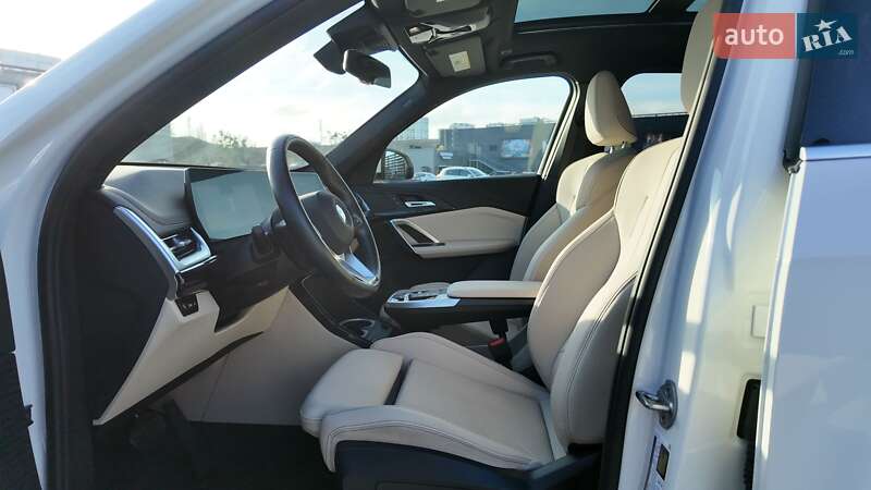 Внедорожник / Кроссовер BMW X1 2023 в Киеве