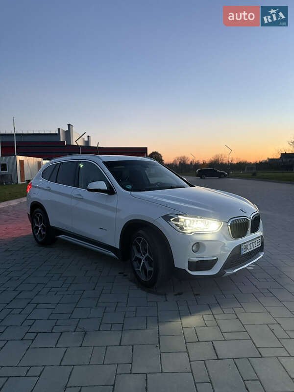 Внедорожник / Кроссовер BMW X1 2017 в Здолбунове